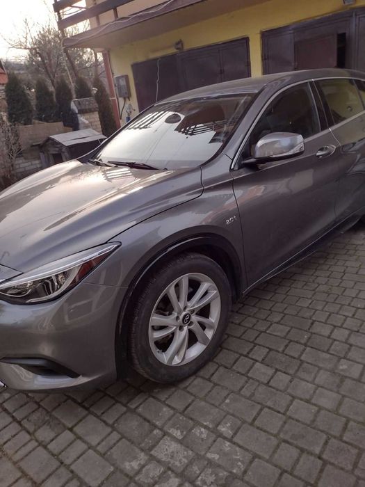 Оренда авто Infinity qx30 преміум класу.
