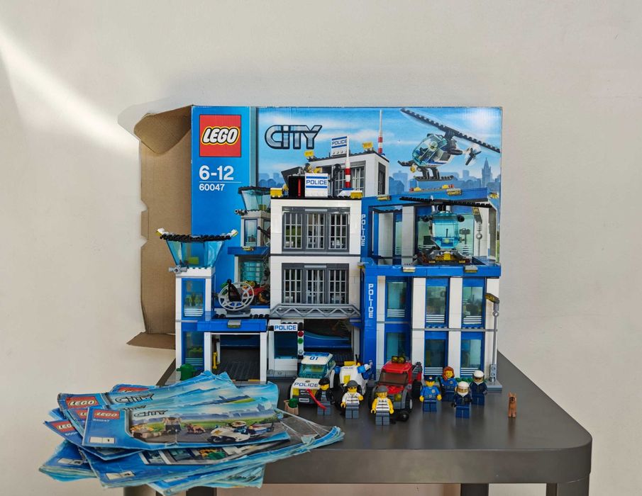 LEGO City 60047 Posterunek Policji (używany, kompletny, stan db)