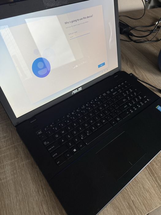 Laptop Asus R752L uszkodzony