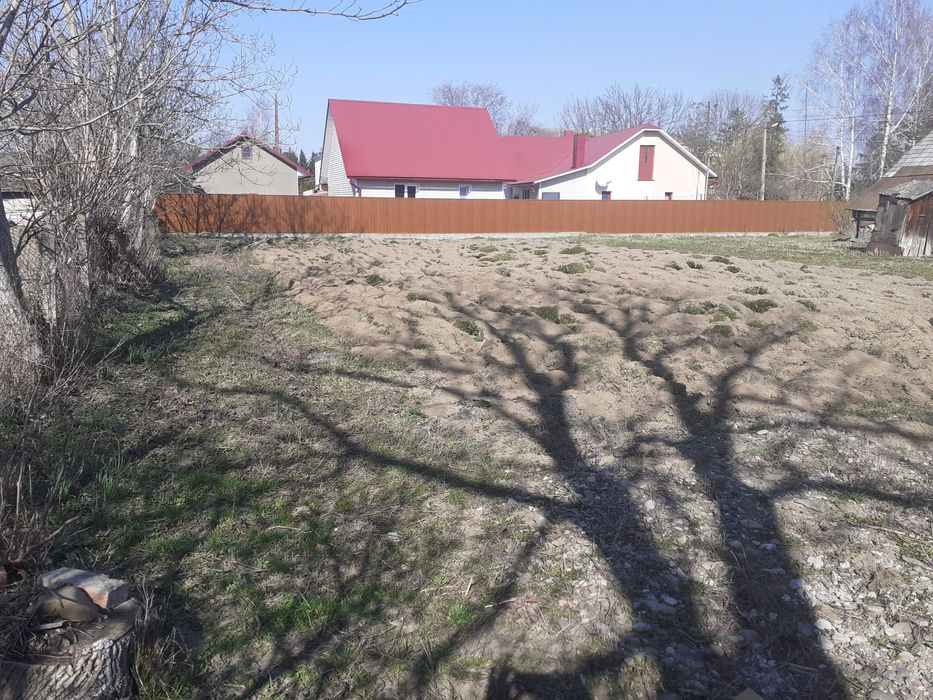 Продам будинок в центрі Неполоківців