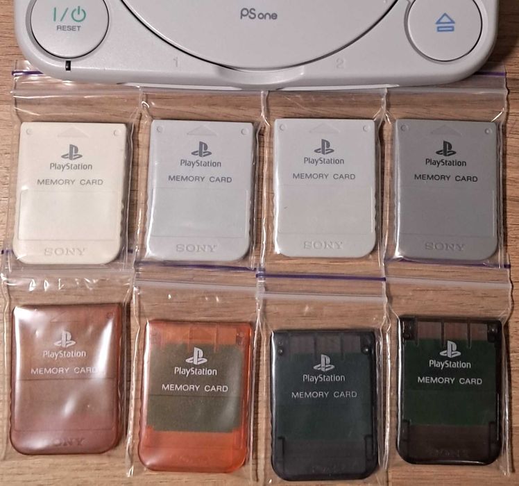 Карти пам'яті для Sony Playstation 1 та Sony Playstation 2