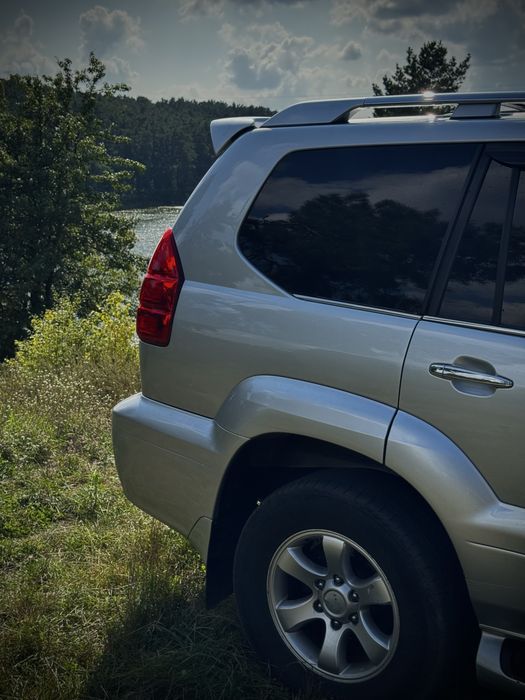 Lexus GX470 с газом в отличном состоянии