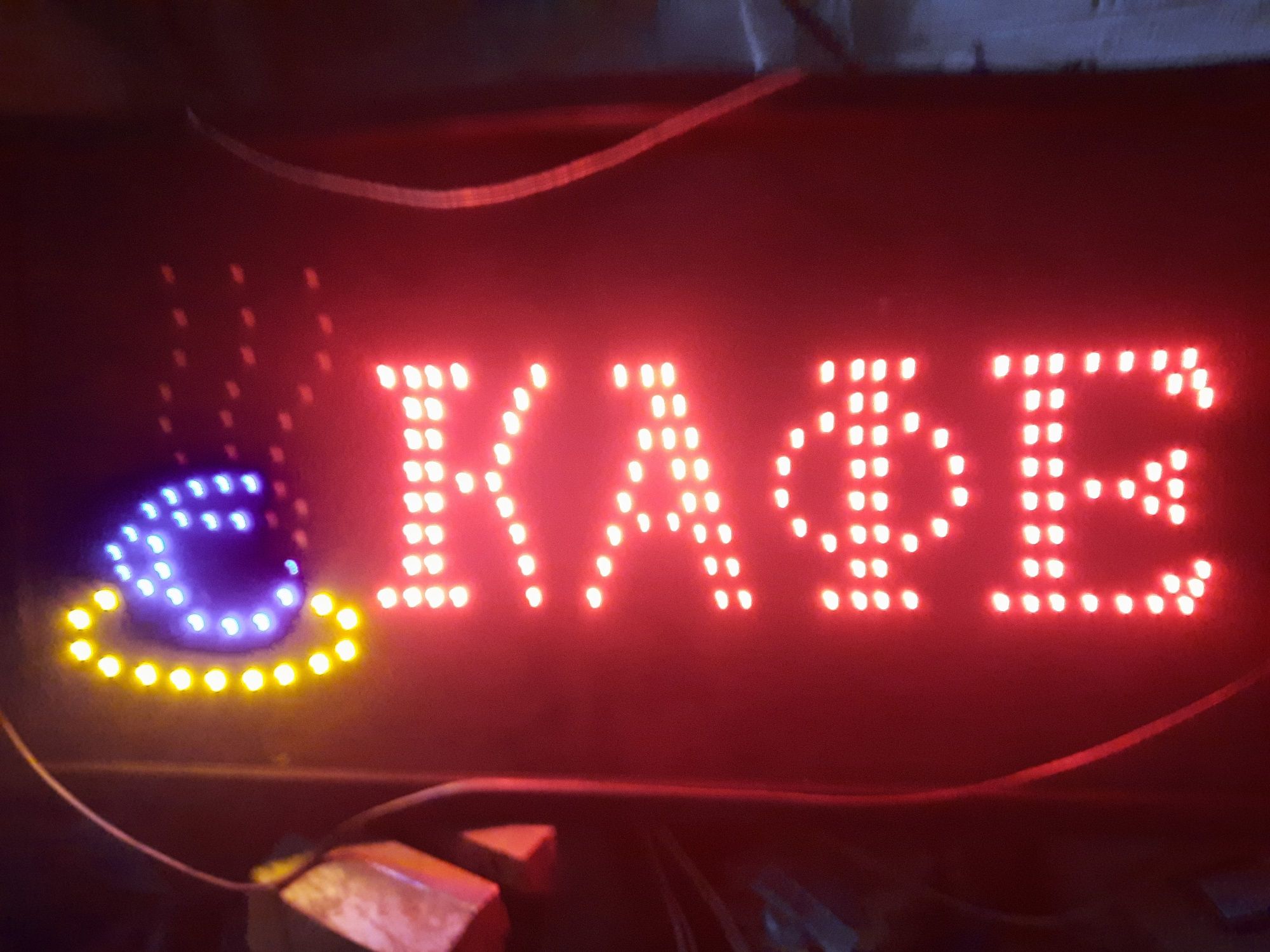 Светодиодная led вывеска "КАФЕ"

Размер 47 * 25.