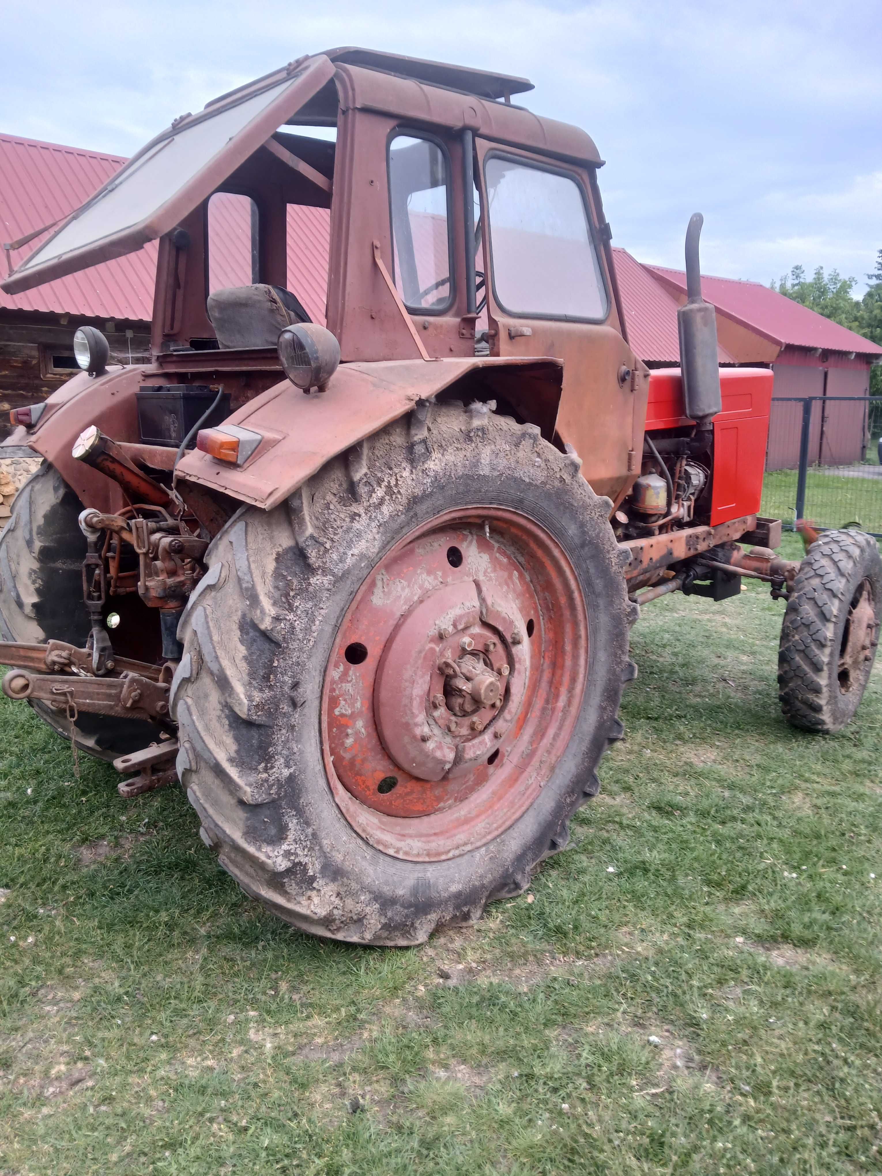 MTZ Belarus z przednim napędem