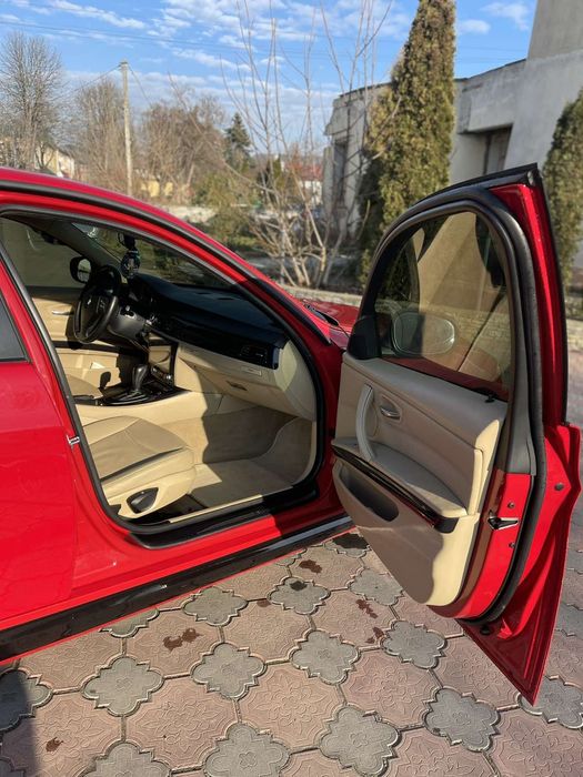 Продам BMW 318i.