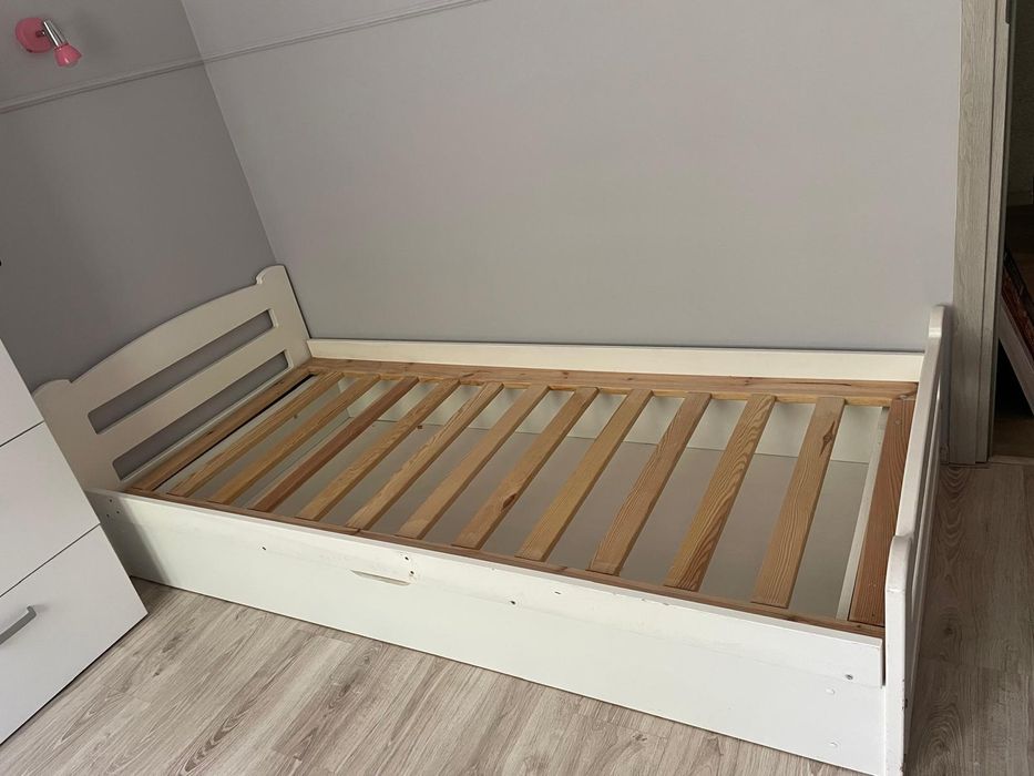 Łóżko dziecięce 2mx0.9m