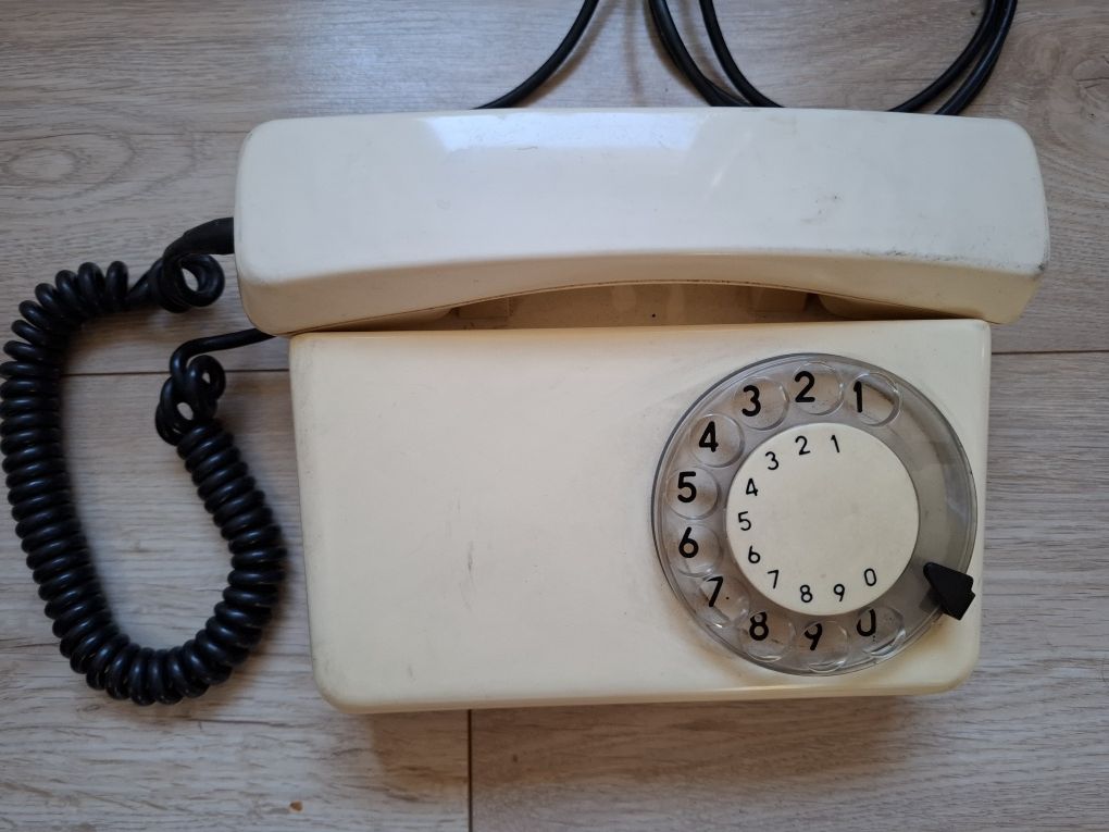 Stary telefon Telkom Tulipan PRL. stacjonarny z tarczą obrotową 1988