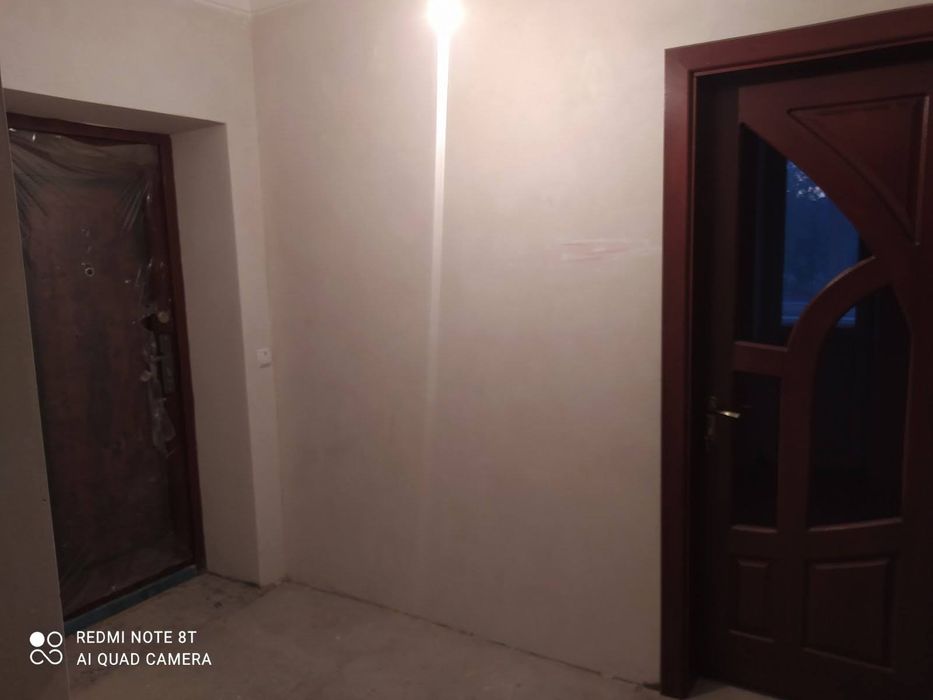 Продається 3- х кімнатна квартира площею 61м. кв.