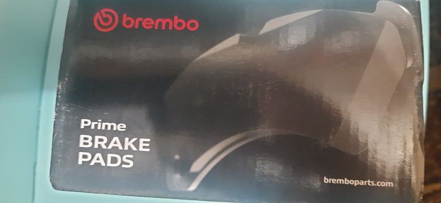 Тормозные колодки Brembo