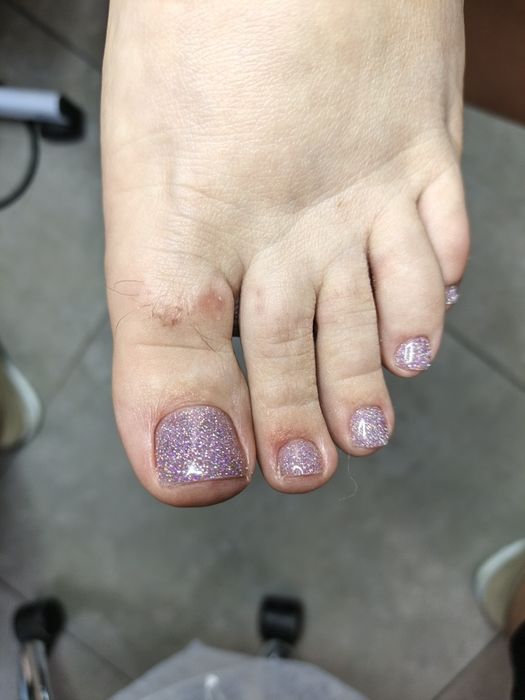 Послуги майстра манікюру та педикюру