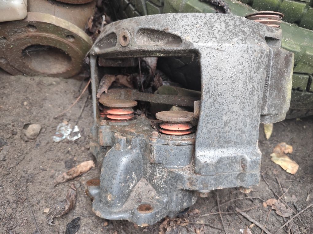 Zbiornik paliwa zacisk hamulcowy midlum volvo
