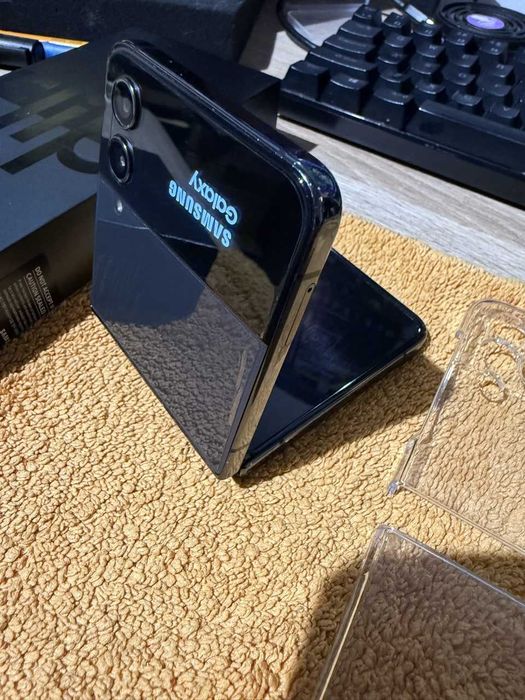Samsung Galaxy Z Flip 4 Zestaw + Etui OKAZJA