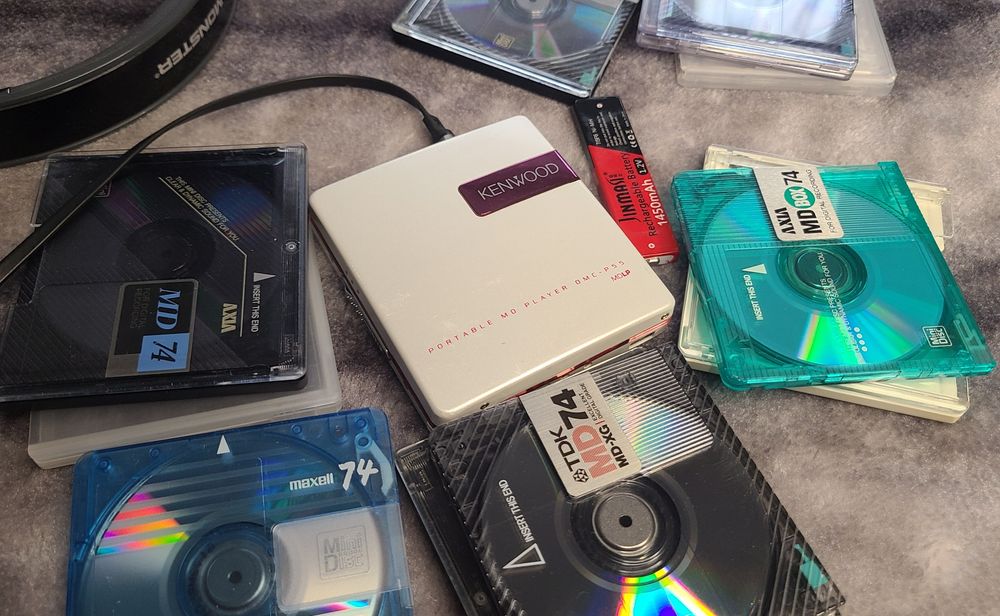 Редкий миниатюрный минидисковый плеер KENWOOD DMC-P55 (Видео работы)