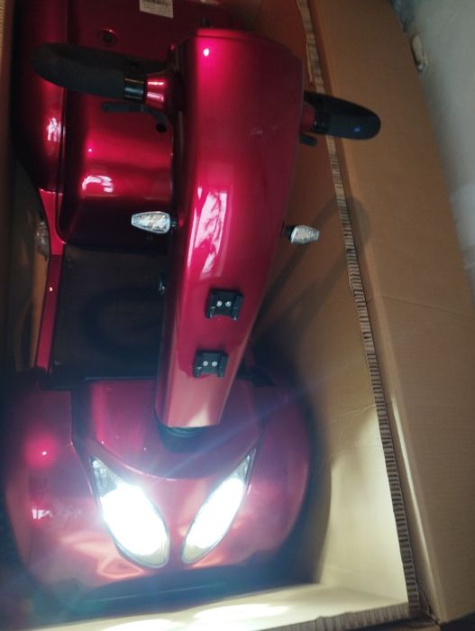 Продам електричний скутер Wisking 4028