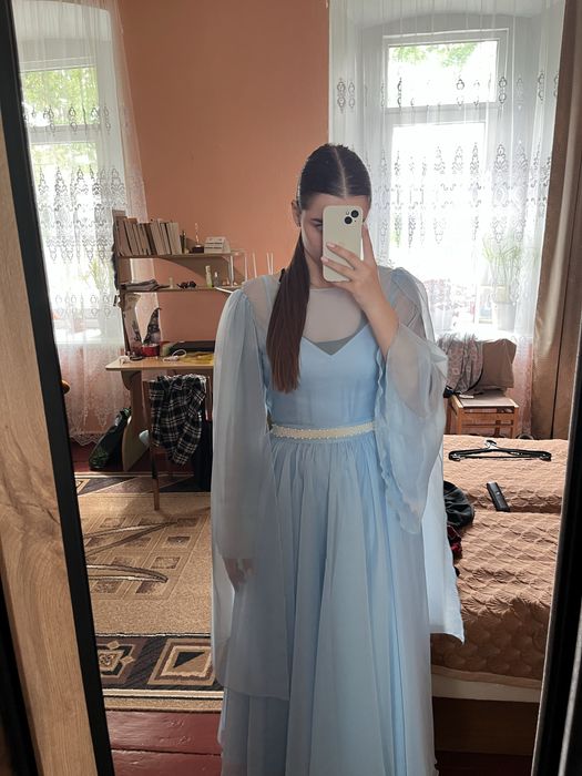 Ніжно-блакитна випускня сукня!