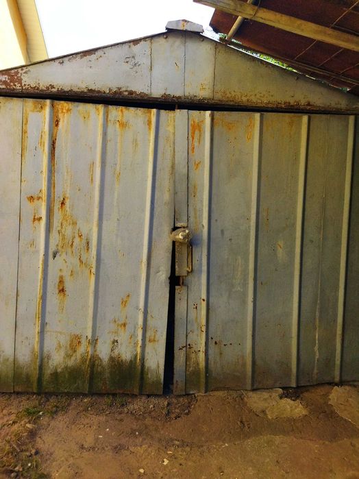 Продаж металевого гаража (без місця)