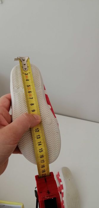 czerwone półbuty buciki dla dziewczynki na rzepy trampki 28 w kropki