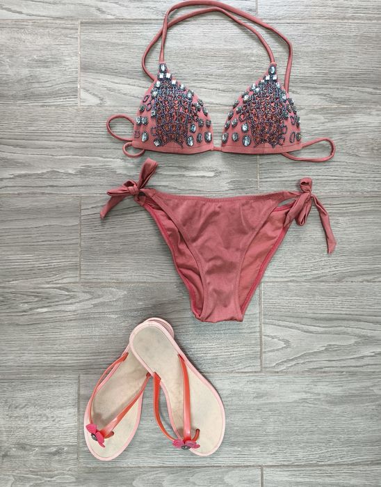 Продам купальники та білизну