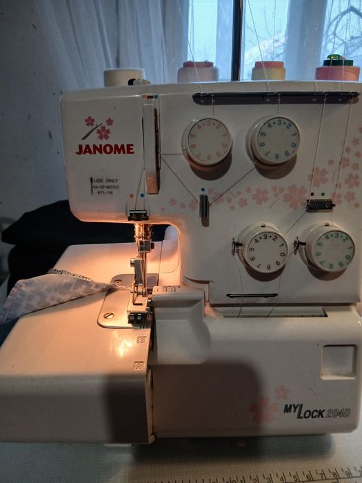 Оверлок Janome my Lock 204 d