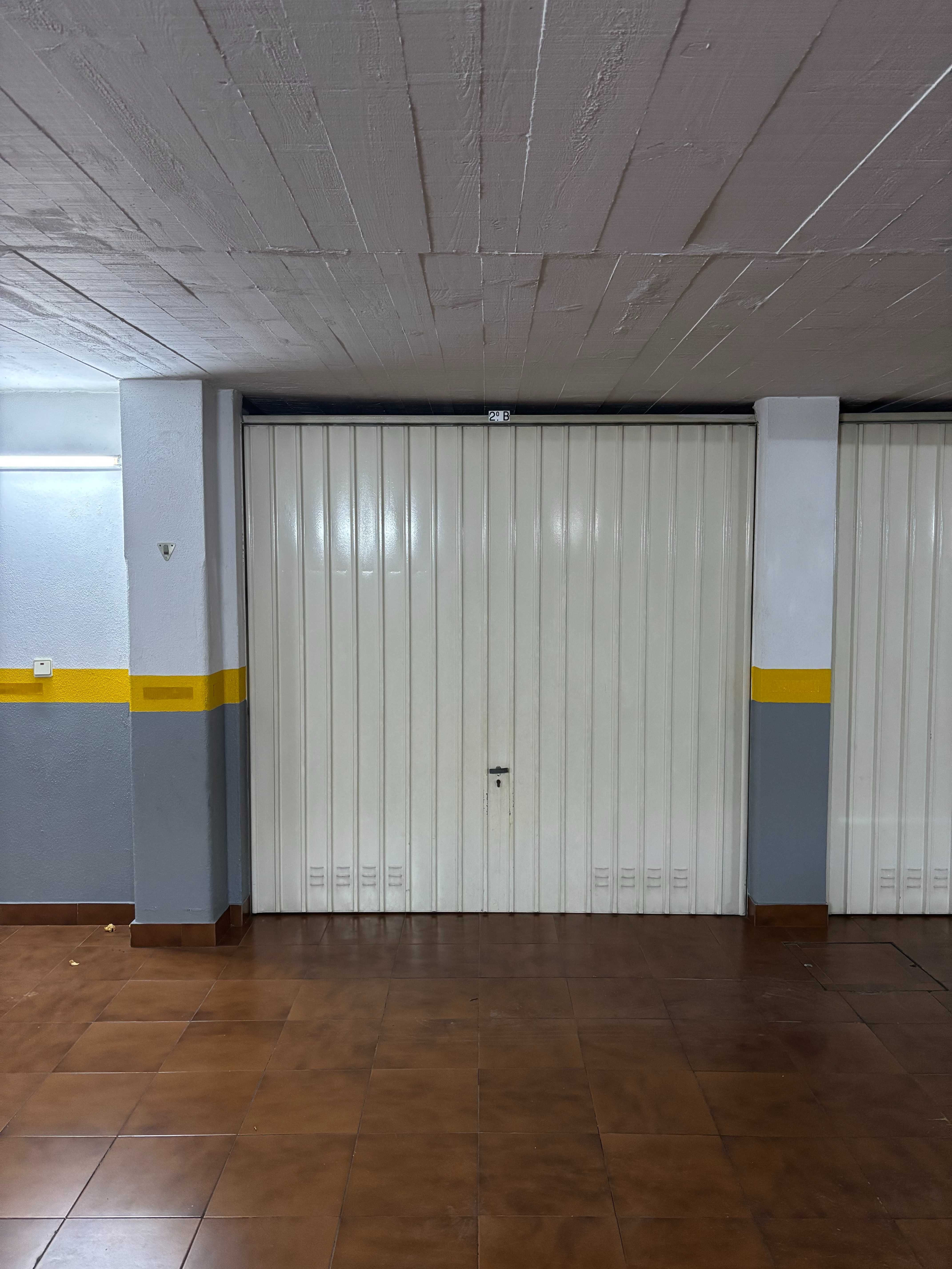Garagem com Box em Cascais (Bairro do Rosário)