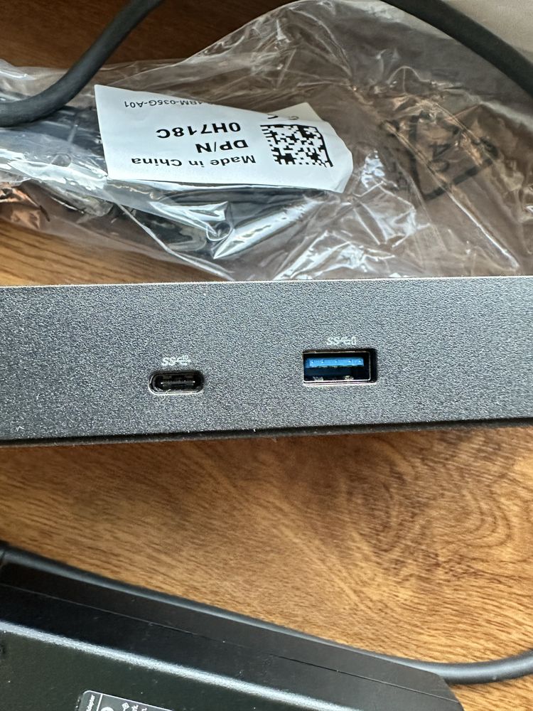 Dell WD22TB4 – stacja dokująca Thunderbolt 4 (używana, sprawna)