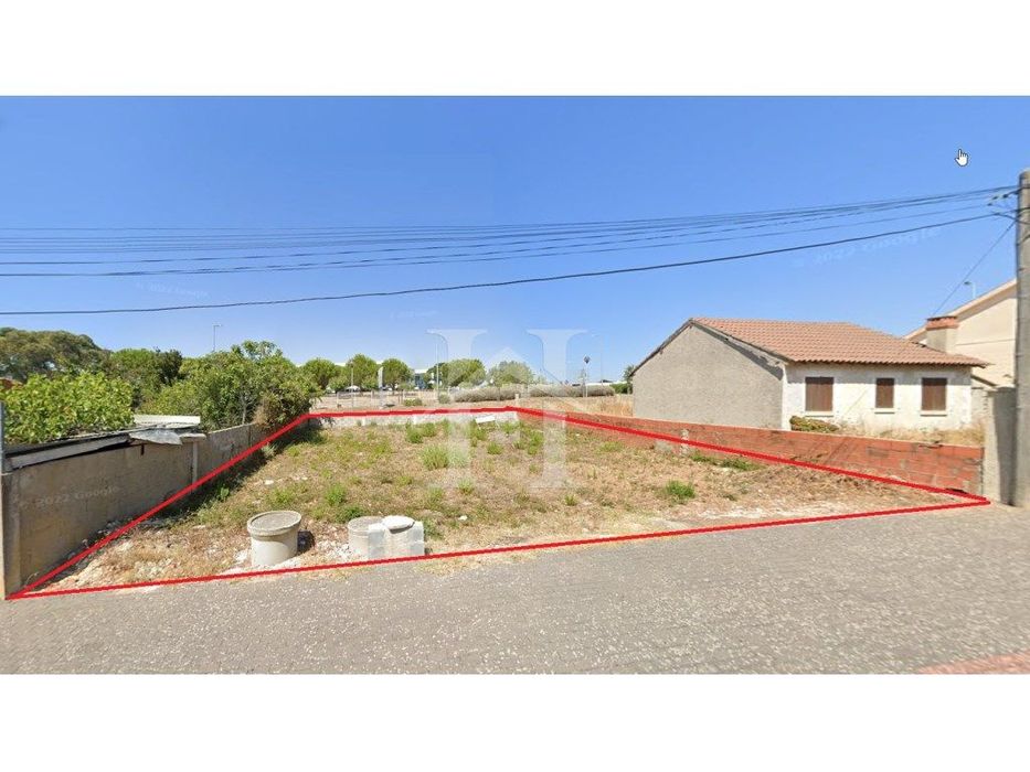 ARRENDAMENTO de Terreno urbano junto ao Aeroporto de Tires