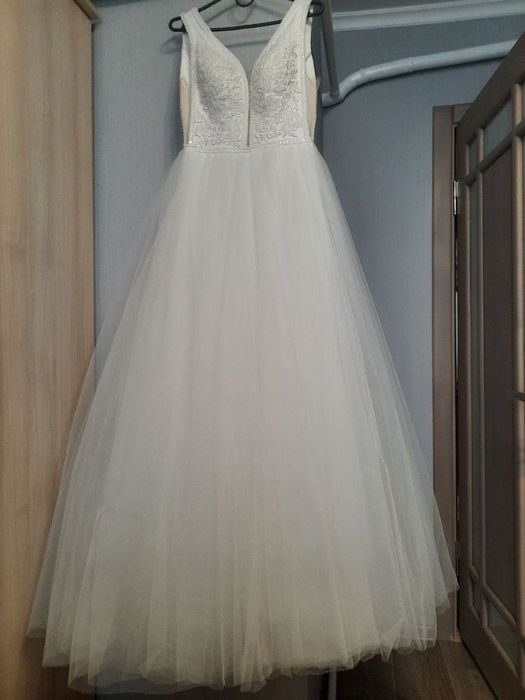 Ніжна весільна сукня