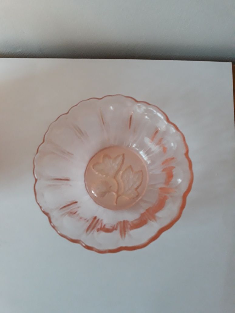 Stare małe różowe miseczki z poziomką 6 szt
