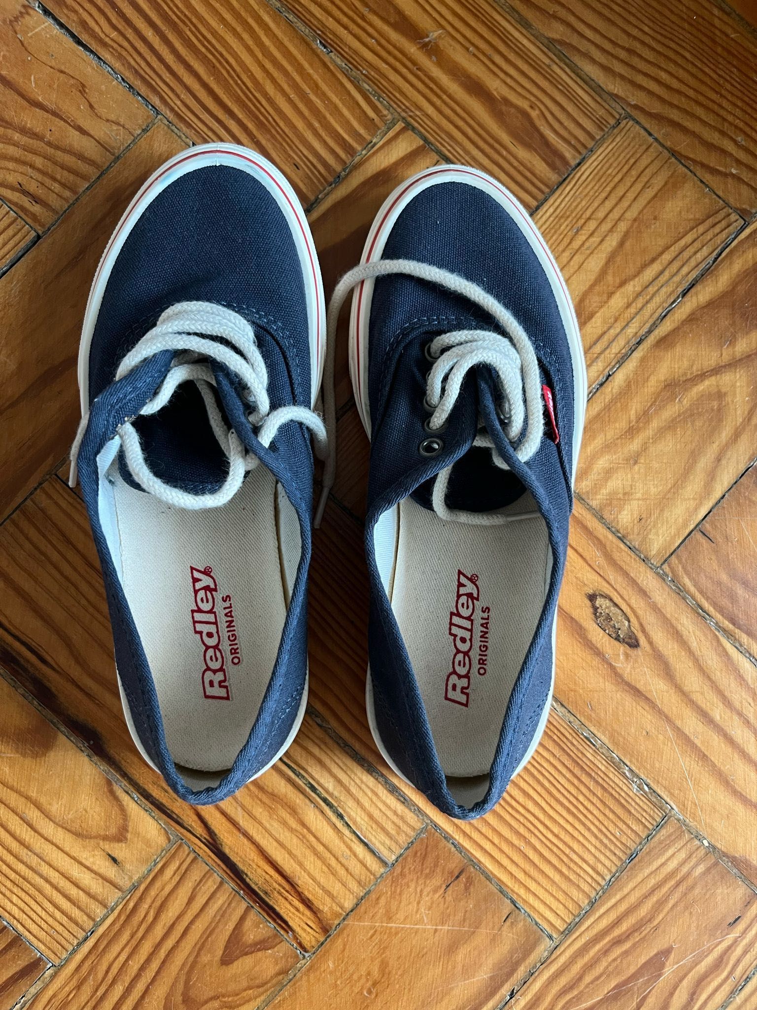 Tenis REDLEY 36 como novos