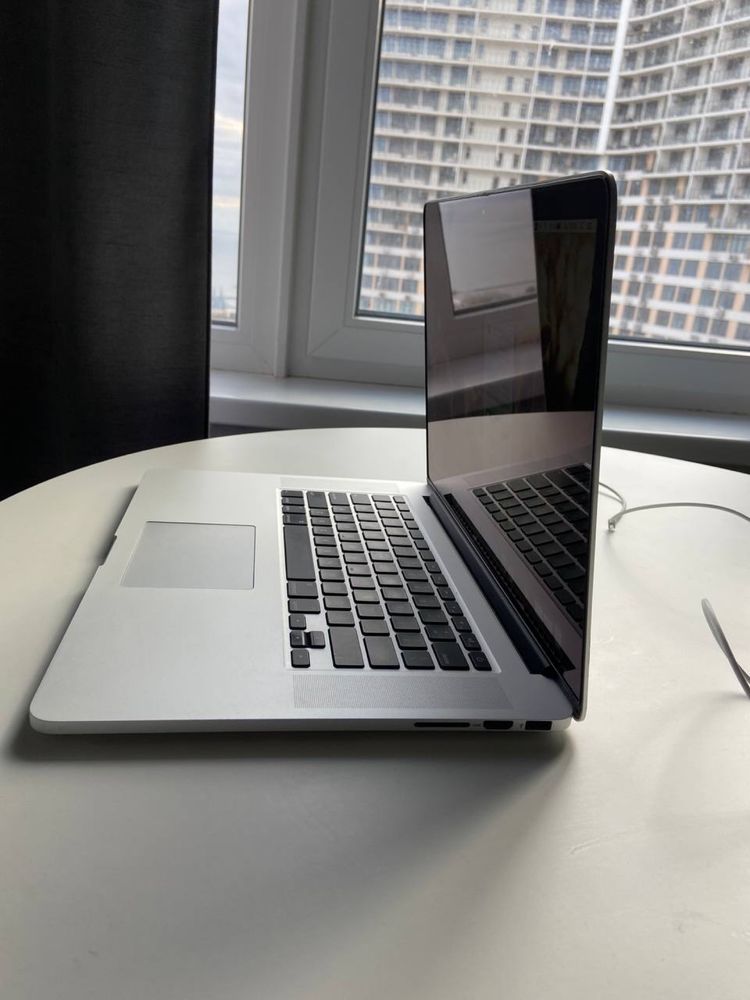 MacBook Pro (Retina, 15-inch, Mid 2015) 16 Гб/1 Тб