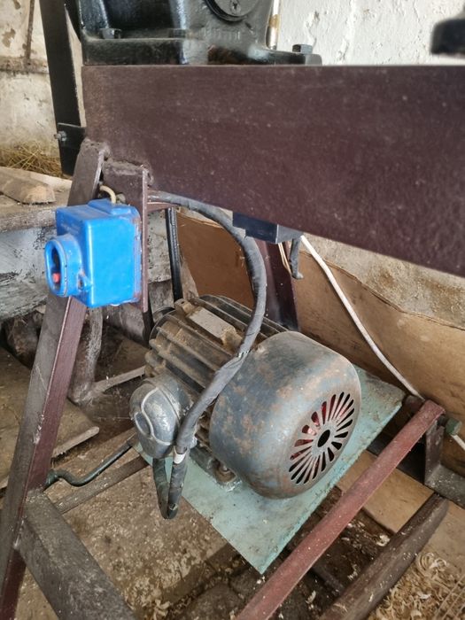 Станок токарний по дереву