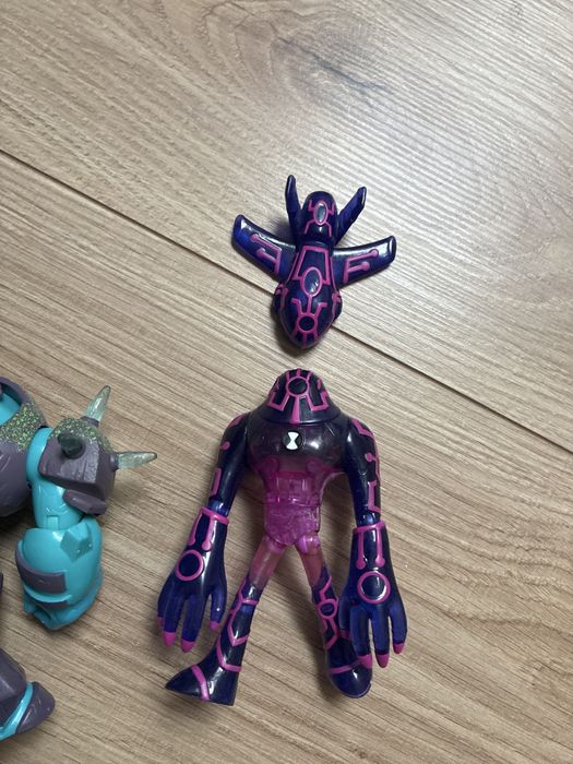 Figurki do zabawy lub kolekcjonerskie