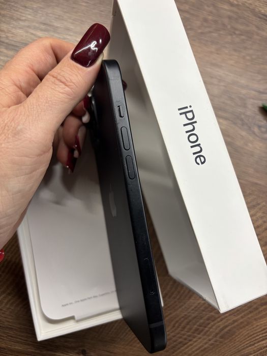 iPhone 15 czarny 256 GB stan idealny
