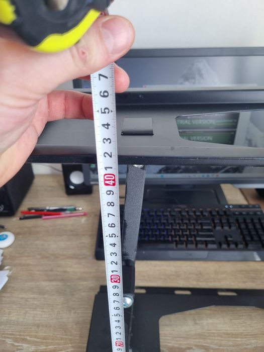 Потужний тримач для великого телевізора з можливістю регулювання