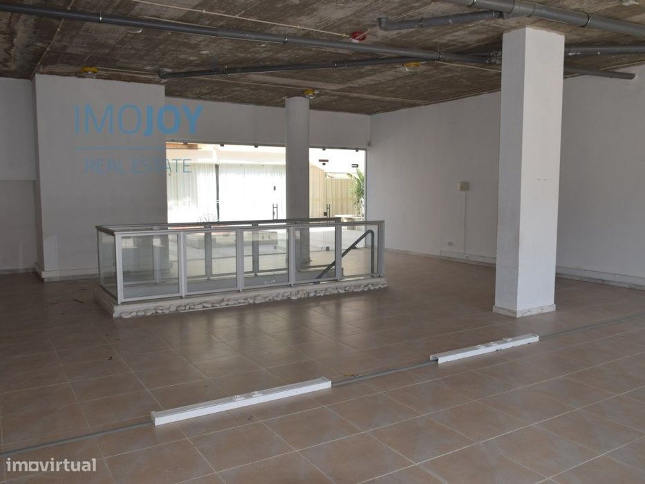 Loja para Venda na Guia em Albufeira