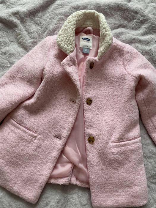 Красиве пальто на дівчинку