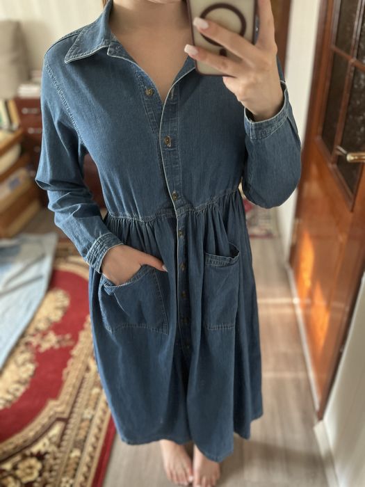 Джинсова сукня у вінтажному стилі
