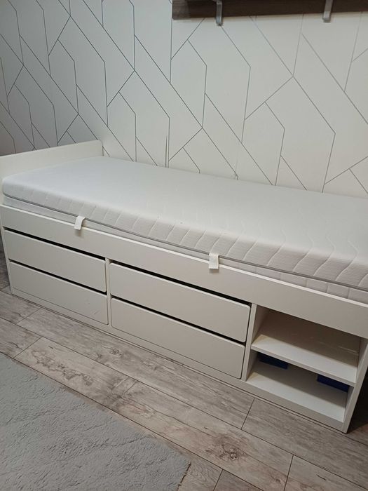 Łóżko z materacem 90×200