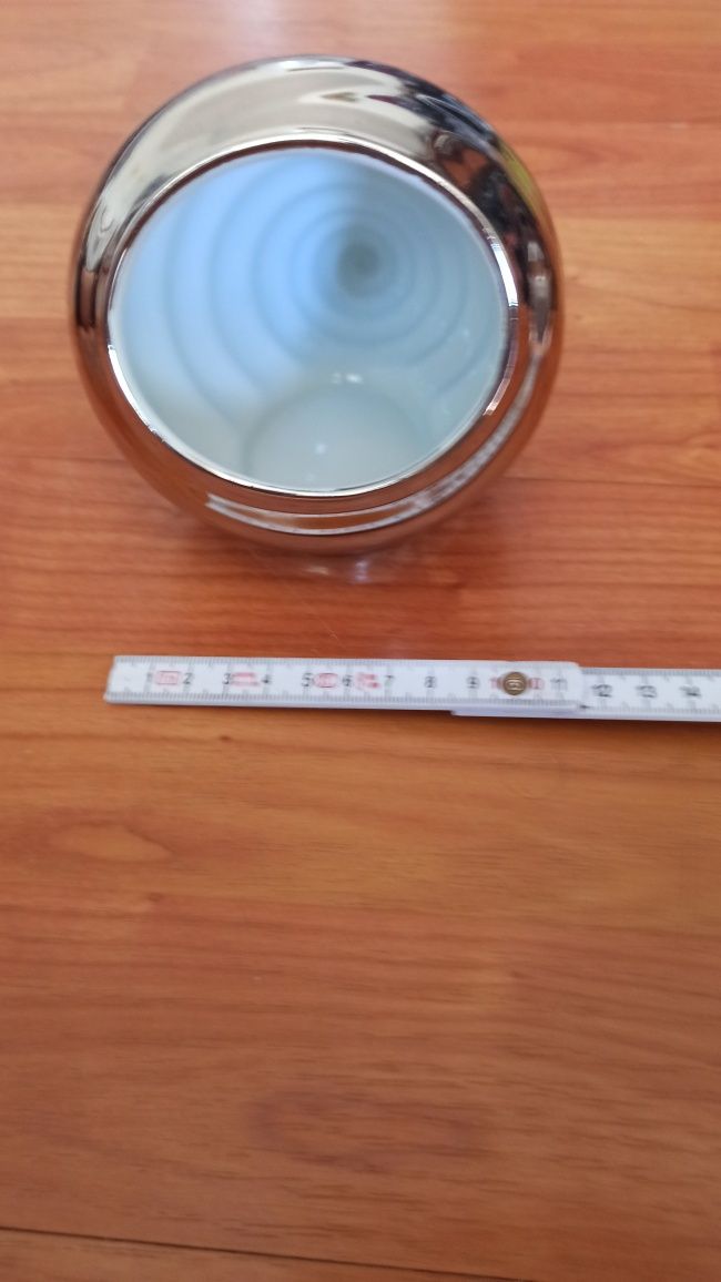 Ceramiczna ozdoba srebrna muszla