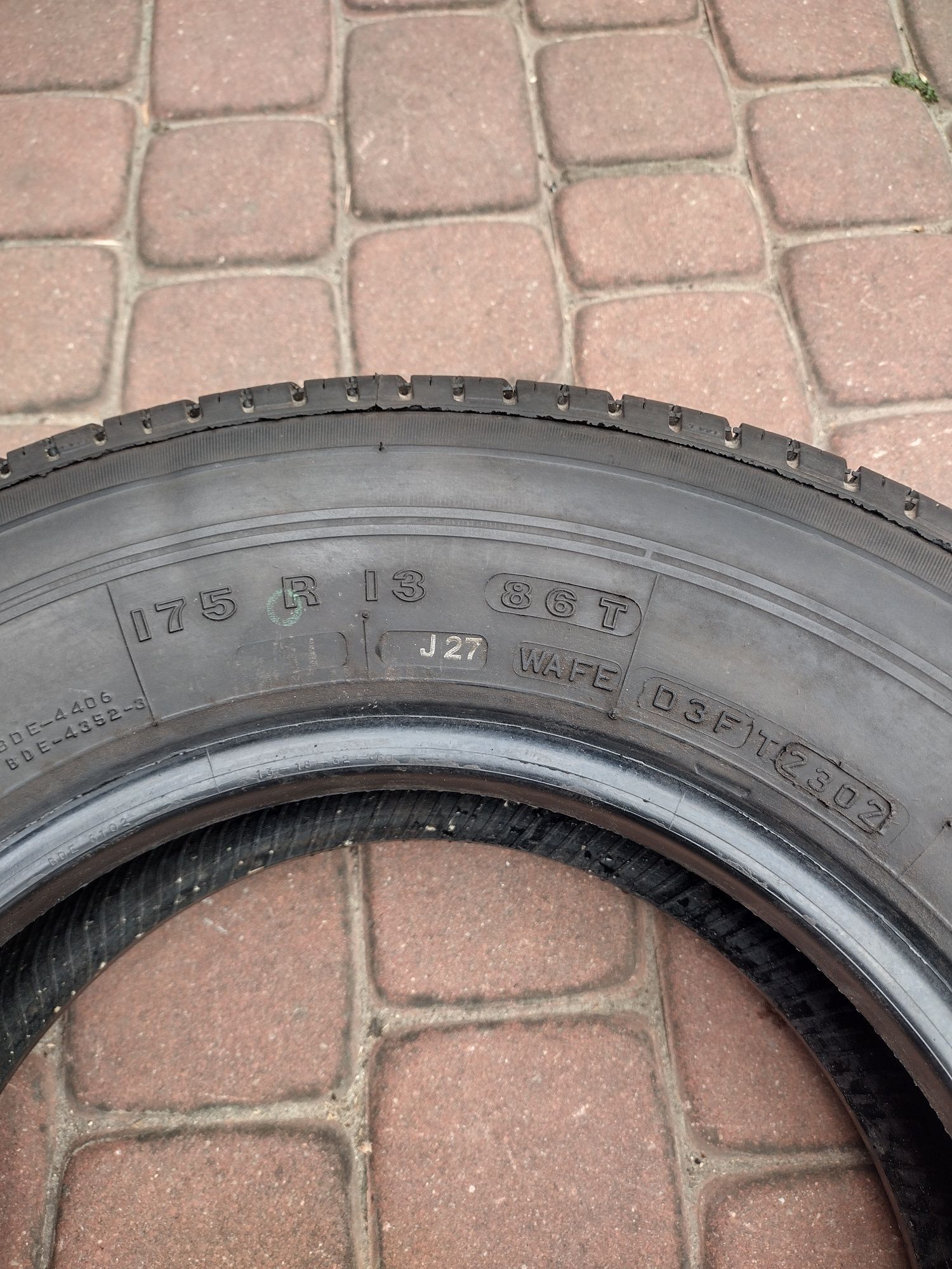 1 x Opona letnia FIRESTONE 175R13.  7,70mm..