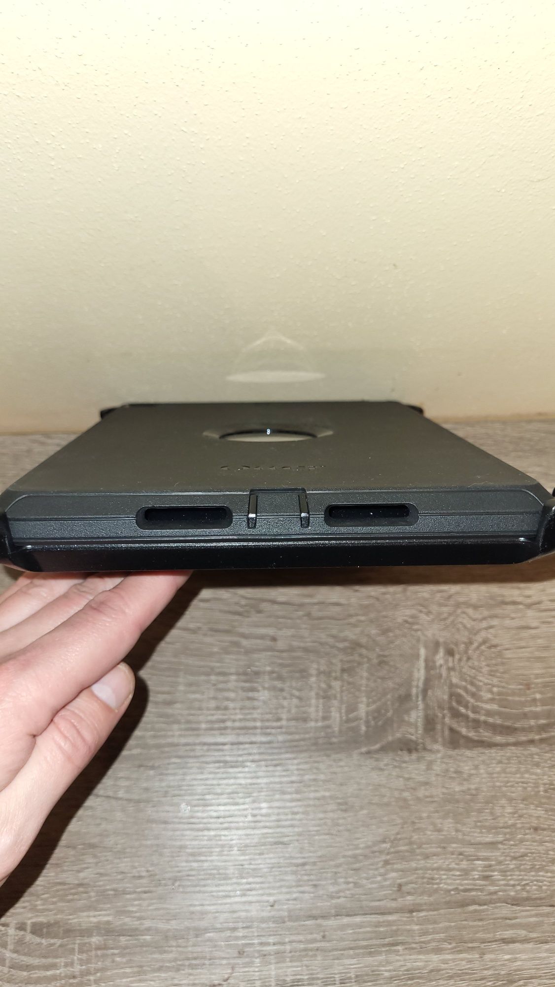 Продам брендовий преміум бампер OtterBox Defender Apple iPad 7/8/9