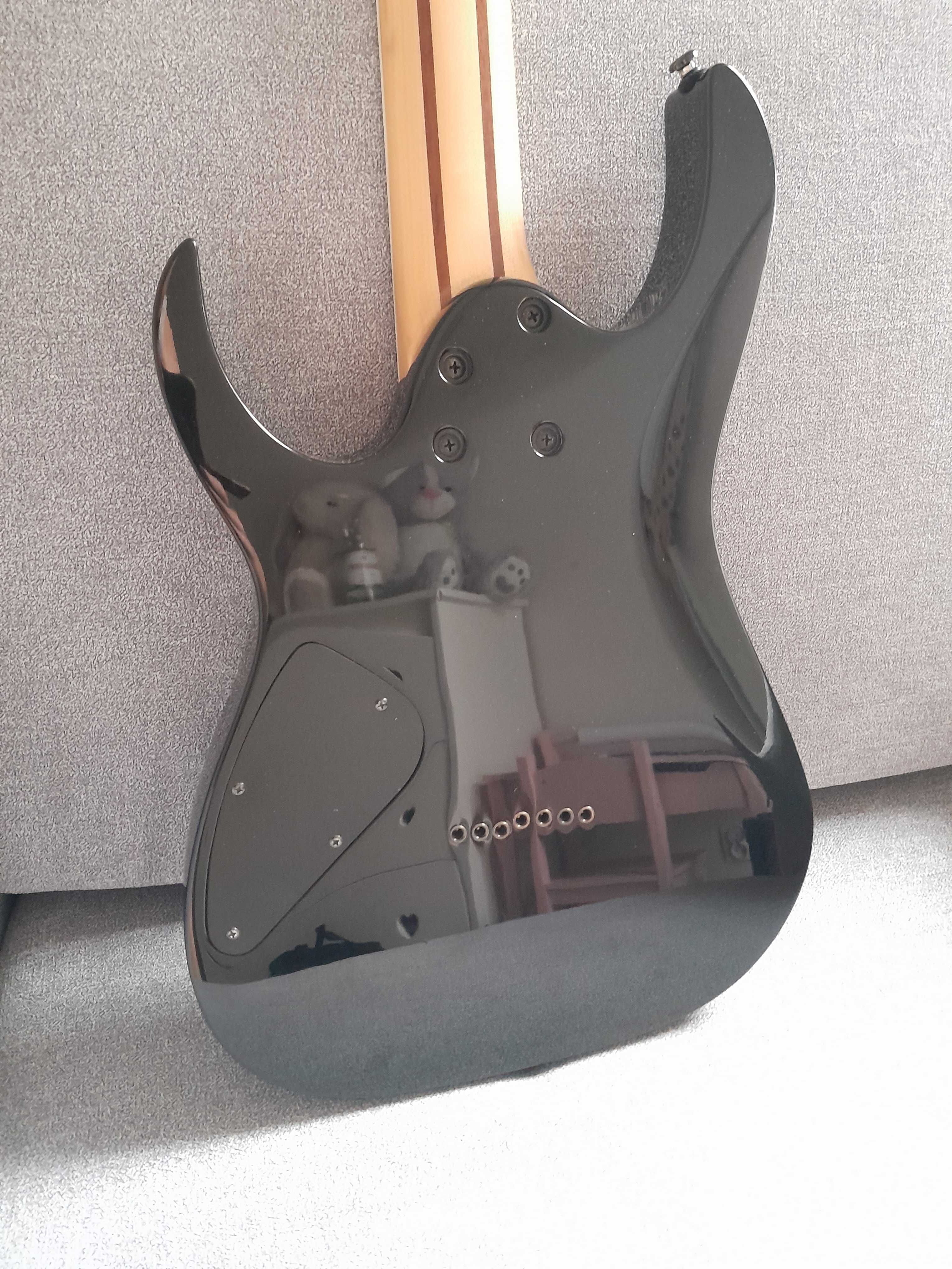 Ibanez RG7321, 7 strun, DiMarzio, Indonezja, Super Stan