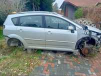 Toyota Corolla Verso 2,0 D4D na części