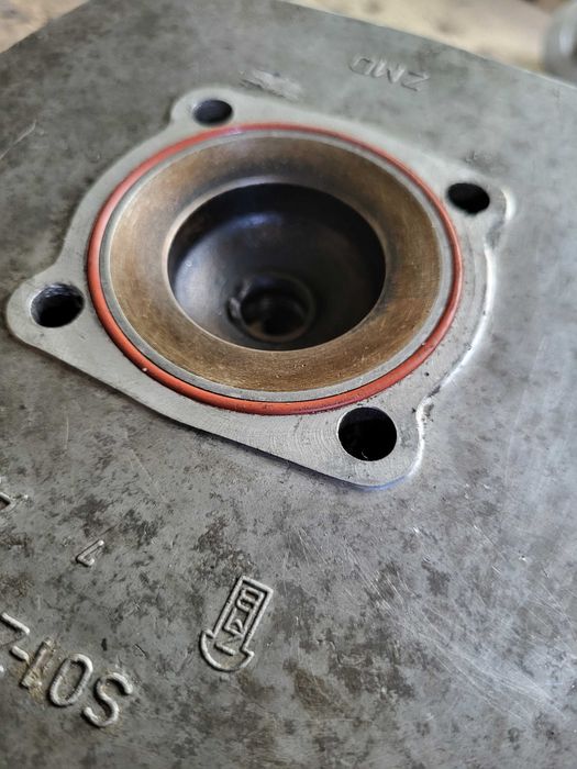 Głowica wsk 125 oryginał doprężona po planowaniu