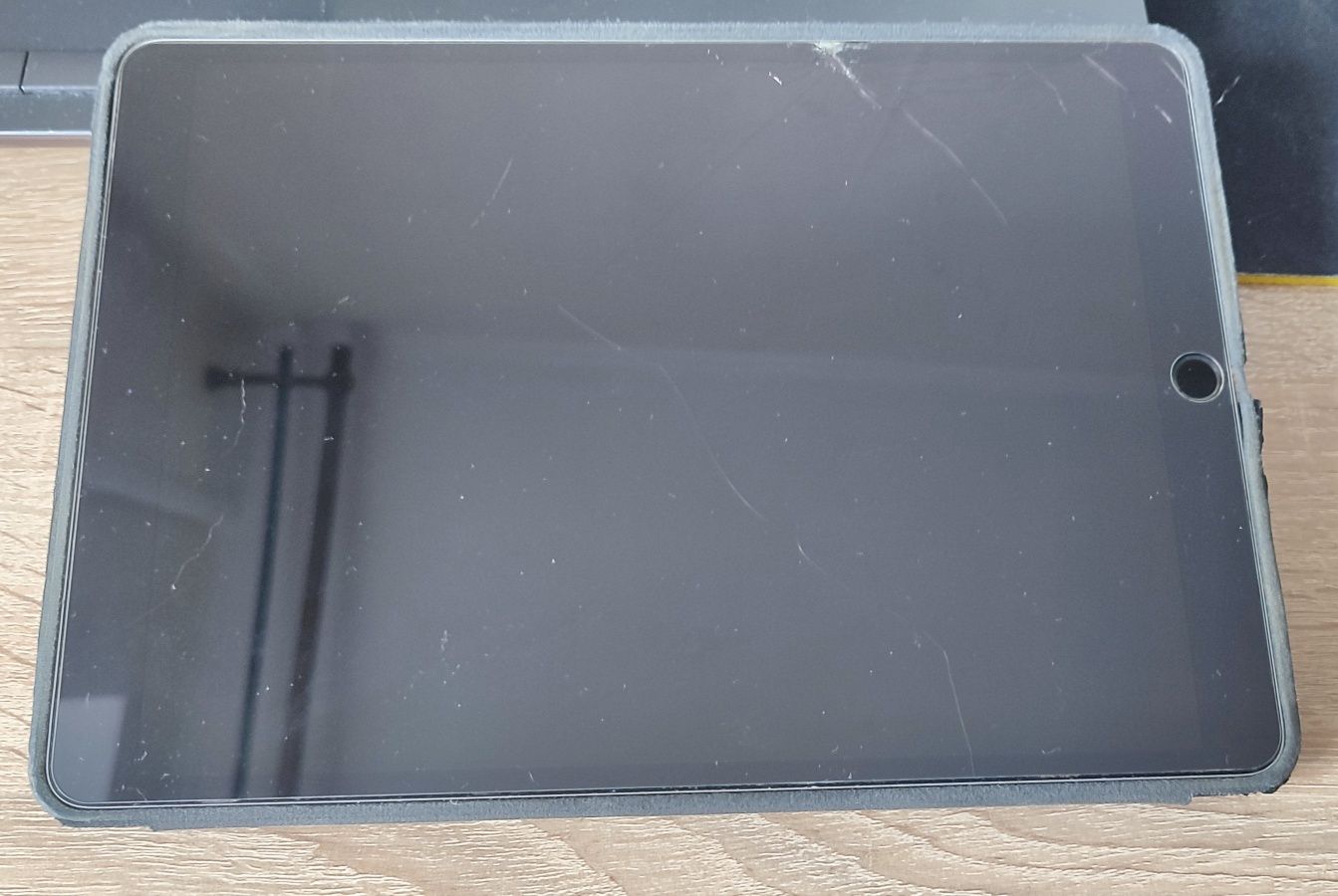 iPad pro 10,5 gen 2 + чорний чохол