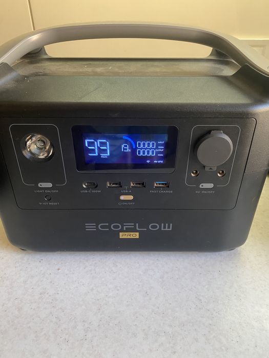 Продам свою зарядну станцію Ecoflow River Pro, 720, європейська вилка