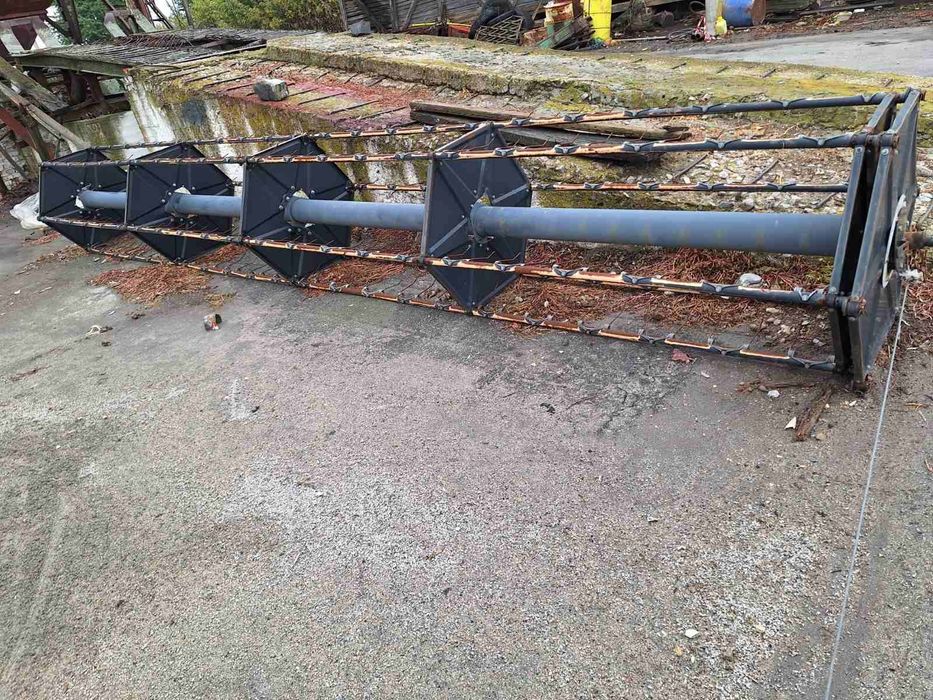 Продам жатку до комбайна массей фергюсон разом з ліфтерами