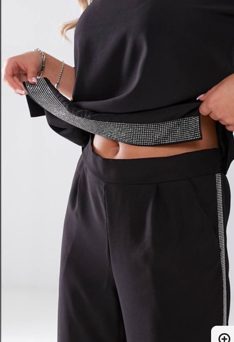 Святковий чорний костюм камінчиками