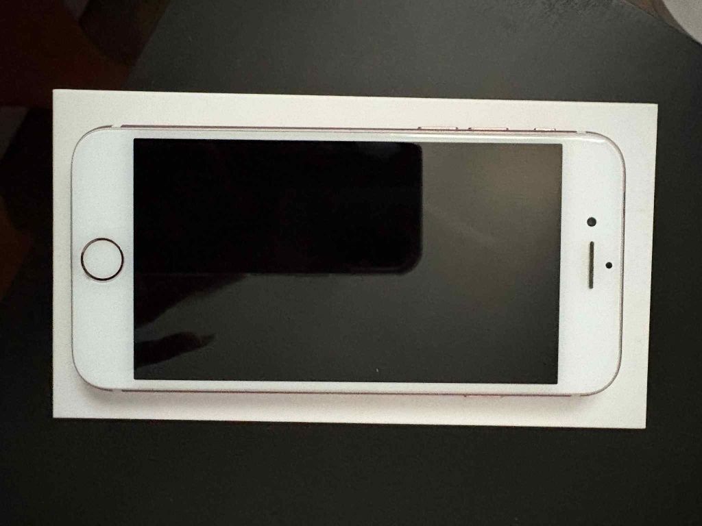 iPhone 7 -64  GB