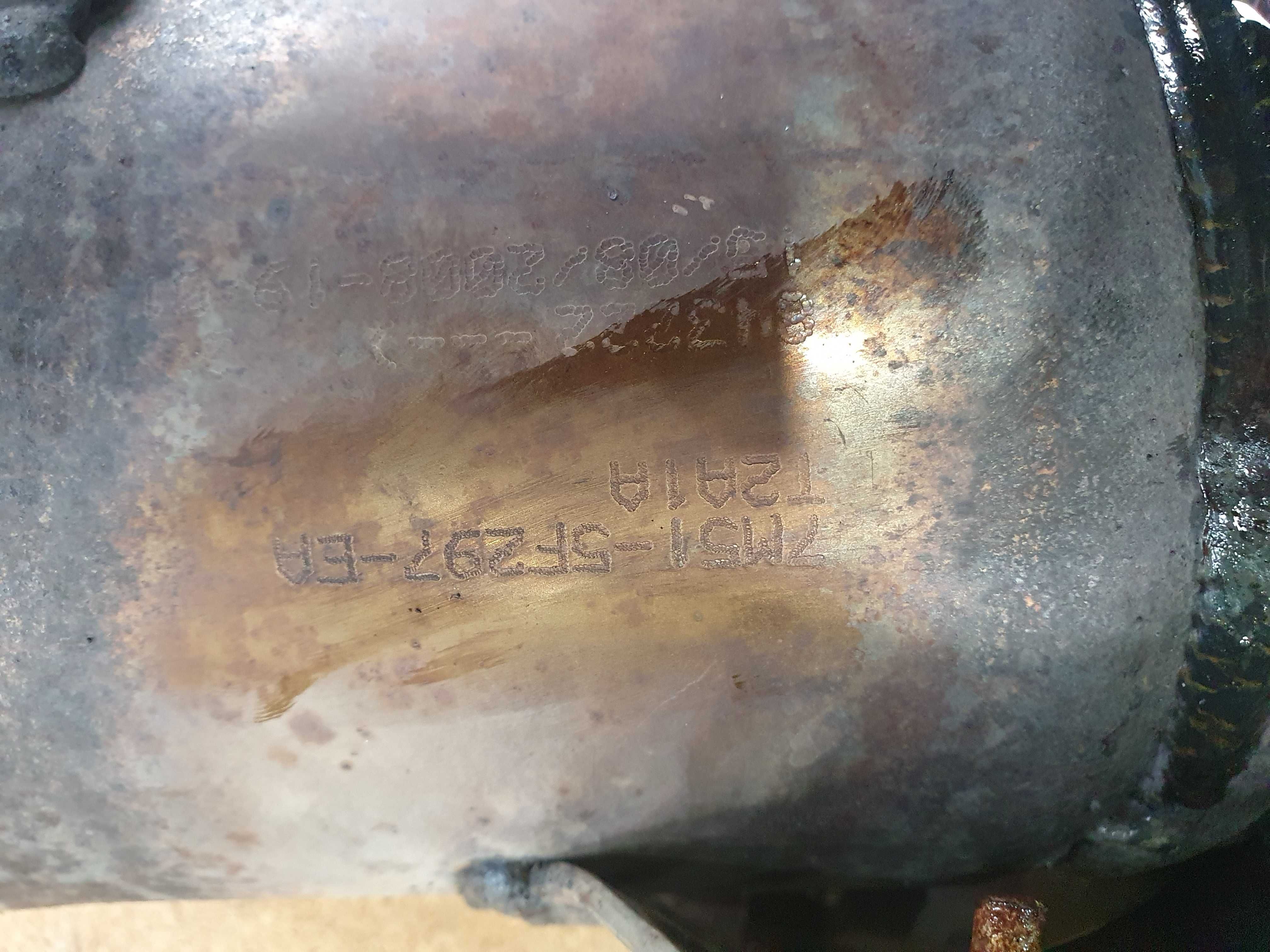 Kolektor wydechowy katalizator portki złącze Ford Focus mk2 1.4 16v